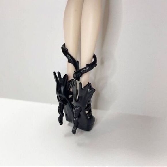 Ever After High Doll Mira Shards Teenage Evil Queen Dragon Games Monster High - Picture 5 of 6